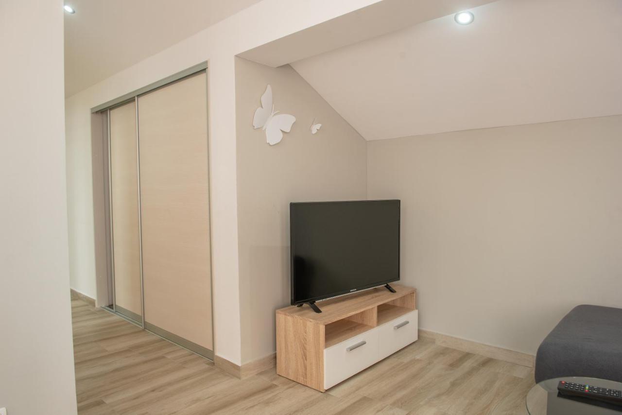 Apartman Eva ヴーシ エクステリア 写真