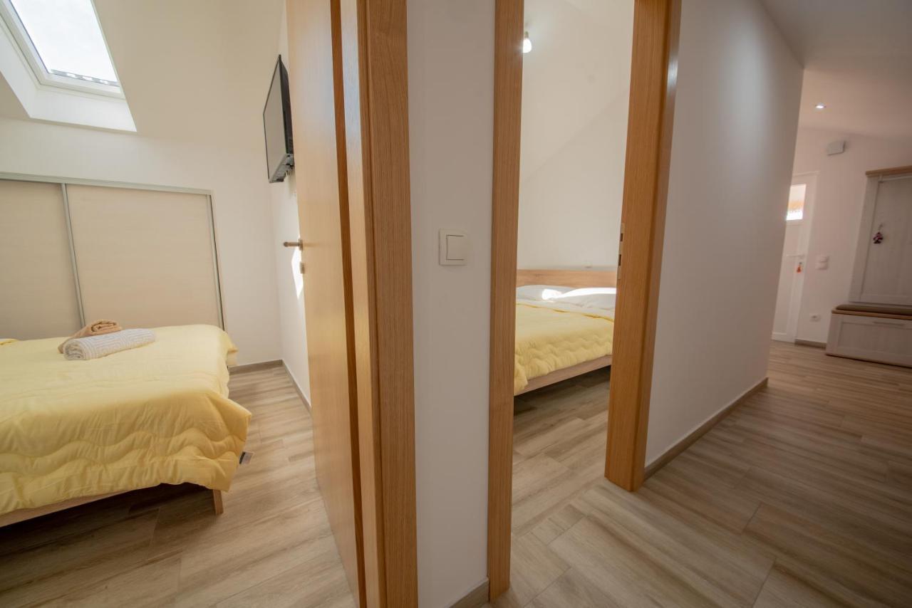 Apartman Eva ヴーシ エクステリア 写真